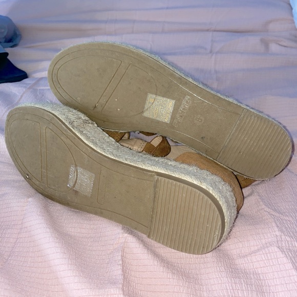 womens platform sandals - Picture 3 of 3